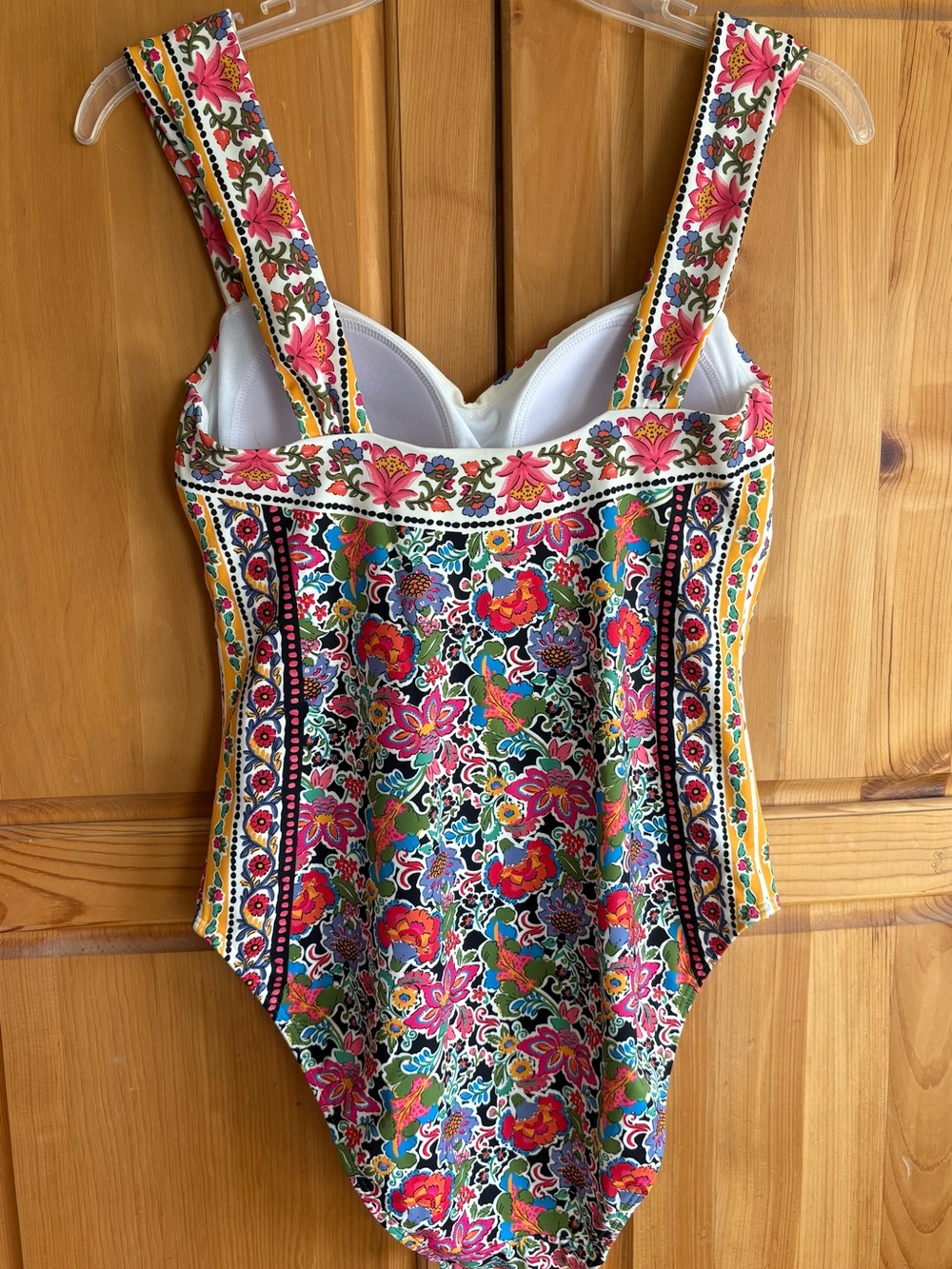 Adorable Women’s Boden Floral One-Piece Swimsuit - Picture 2 of 4